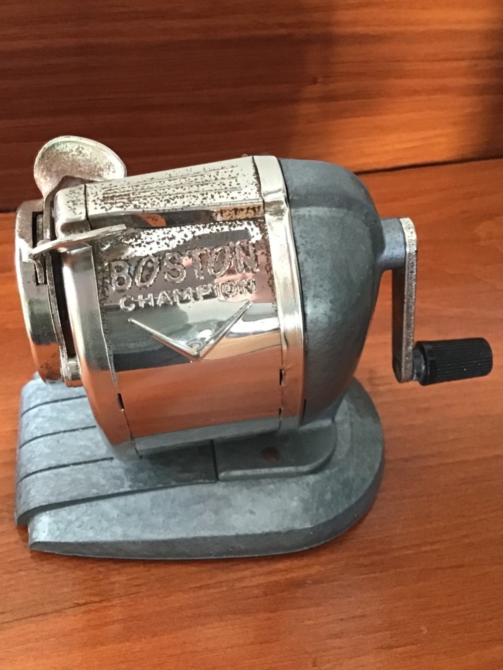 Boston Champion Pencil Sharpener Desktop Hand Crank Pinch Feed Vintage MCM WORKS